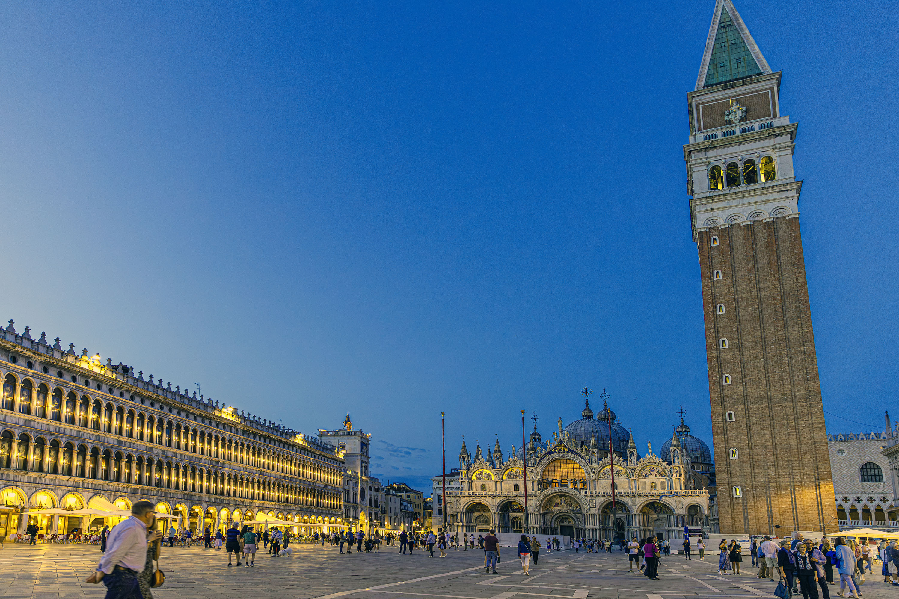 Venedig - Markusplatz zur 'blauen Stunde'